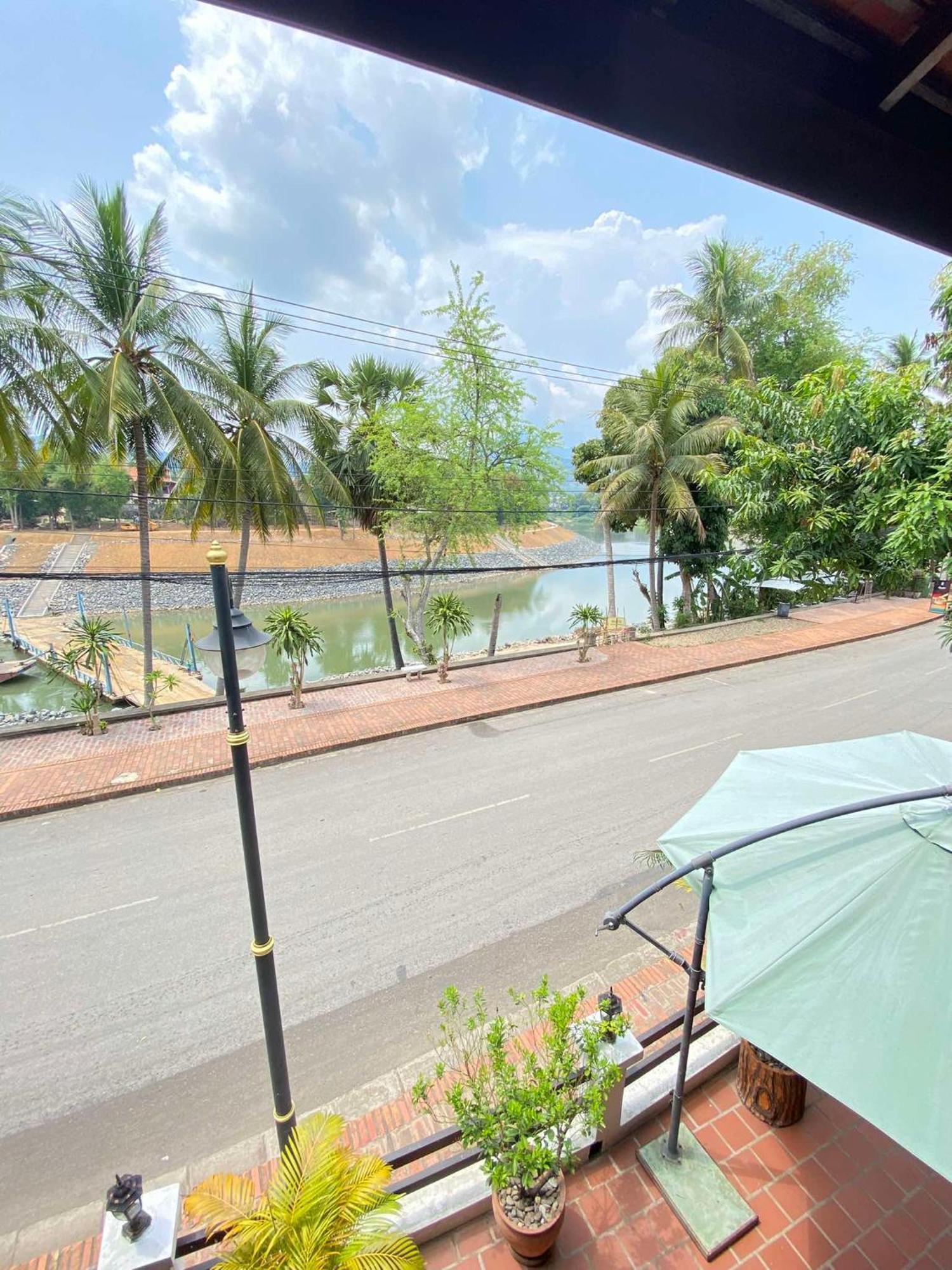 Golden Lotus Namkhan View Luang Prabang Esterno foto